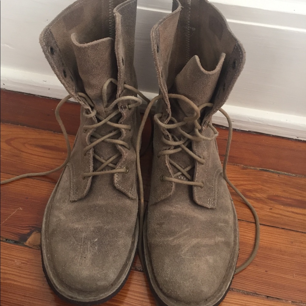 Clark Boots size 8